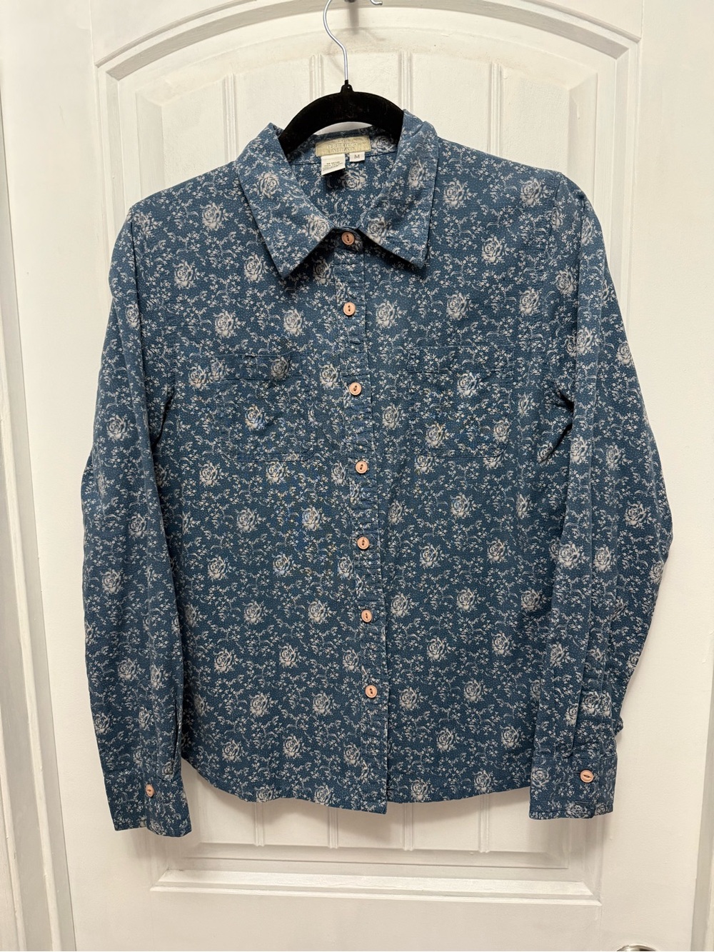 The Territory Ahead Top Women Medium Light Blue Button Up Long Sleeve (1-12)